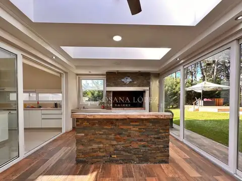 Casa 5 ambientes con 4 baños