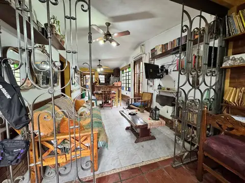 Casa 3 ambientes con 2 baños