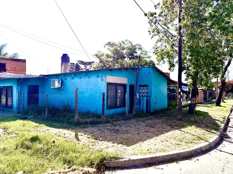 Casa a Mejorar a dos cuadras del Centro de Manuel Alberti