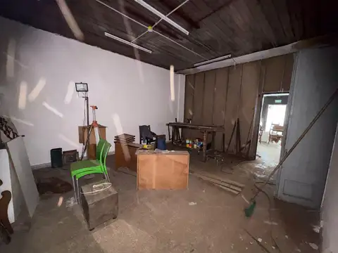 EN VENTA -GALPON CON COMERCIO AL FRENTE -ESPAÑA Y HOSPITALES