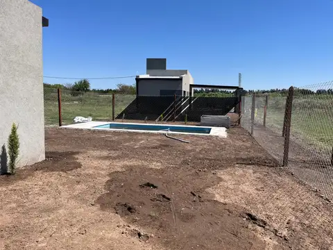 Casa 2 ambientes con 1 baño