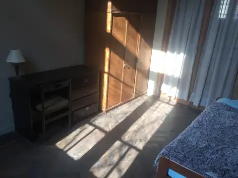 OPORTUNIDAD  CASONA 300m2. TOTALES. ESPACIO AEREO PROPIO Se aceptan TODAS las propuestas!