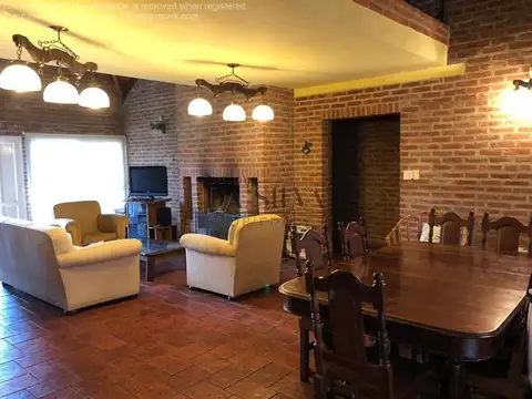 Casa en Venta con 1 cochera