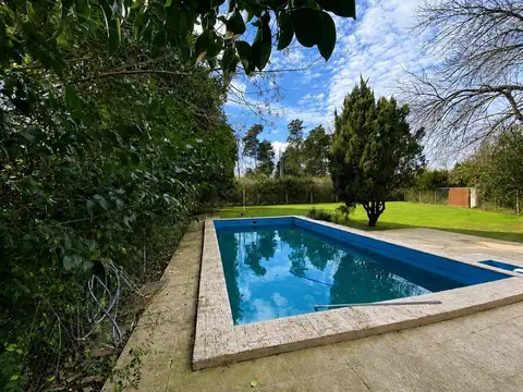 Casa en Venta con 2 cocheras
