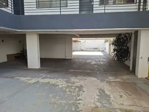 VENTA COCHERA EN ARROYITO