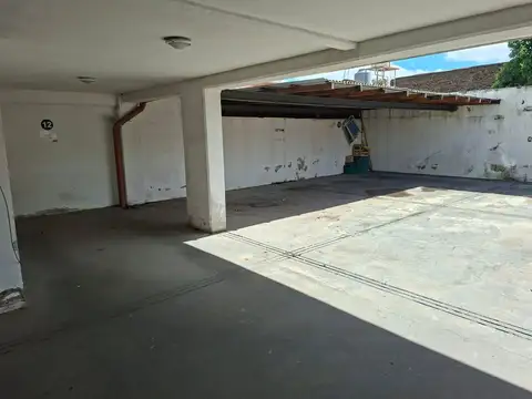 VENTA COCHERA EN ARROYITO
