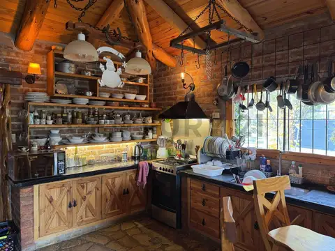 Casa 5 ambientes con 2 baños