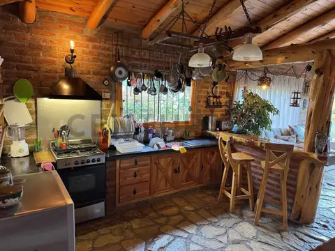 Casa en Venta con 2 cocheras