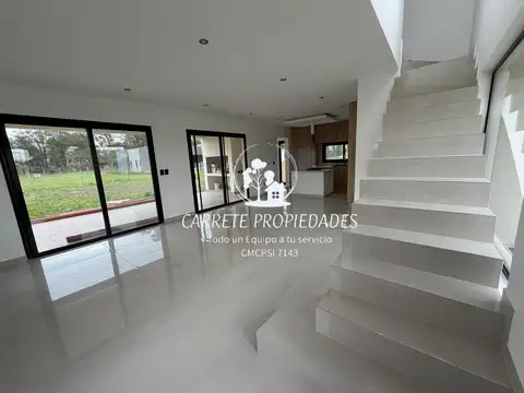 Casa 5 ambientes con 3 baños