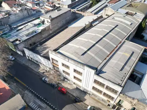 VENTA GALPON DEPOSITO EN BOEDO - PERMUTA/FINANCIA