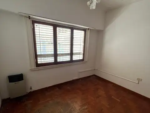 Casa en Alquiler con 5 cocheras