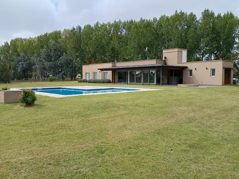 Casa Venta 5 Amb c/piscina en Chacras de Abbott