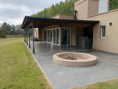 Casa en Venta en San Miguel del Monte, USD 220.000