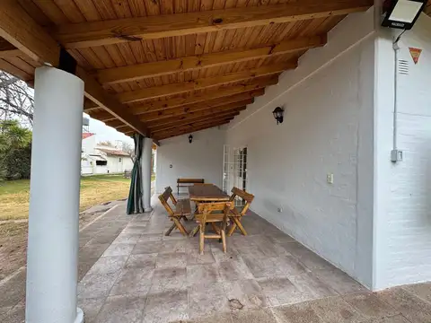 Casa 3 ambientes con 2 baños