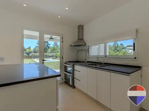 Casa en Venta en Miralagos, USD 240.000
