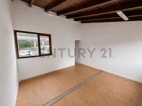 Avenida Pioneros 3900, Piso 0