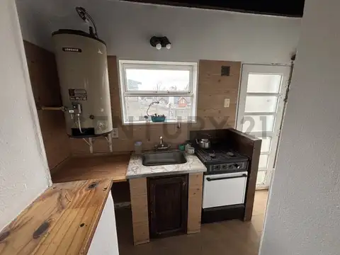 Casa 2 ambientes con 1 baño