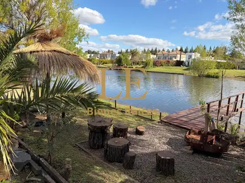 VENTA CASA A LAGUNA CENTRAL BARRIO SAN MATIAS ZONA NORTE