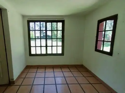 Casa 3  dormitorios, jardín y piscina- El zorzal Pilar