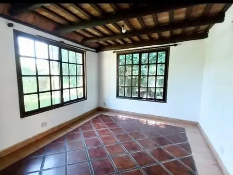 Casa 4 ambientes con 3 baños
