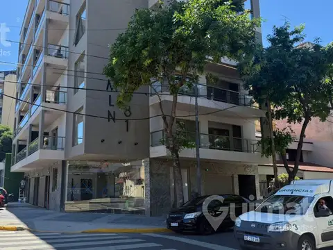 Local a estrenar, Av. Congreso esquina Melian