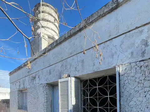 VENTA CASA INTERNA, 2 DORMITORIOS.