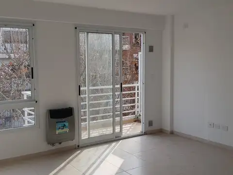 Cnel R L Falcon 2100, Piso 7