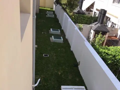 Duplex a estrenar en barrio Villa Francesca