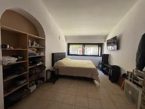 Casa en Venta con 4 cocheras