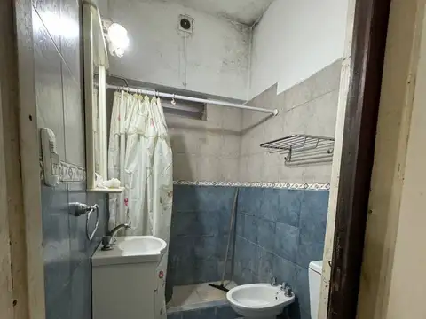 Casa 6 ambientes con 2 baños