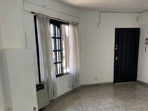 Depto Tipo Casa en Alquiler de 3 ambientes