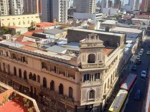 VENTA SEMI-PISO de 1 DORMITORIO amplio - Céntrico