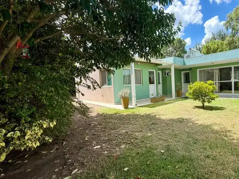 Casa en venta 6 ambientes  San Bernardo