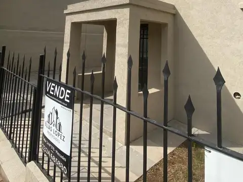 Casa 3 ambientes con 2 baños