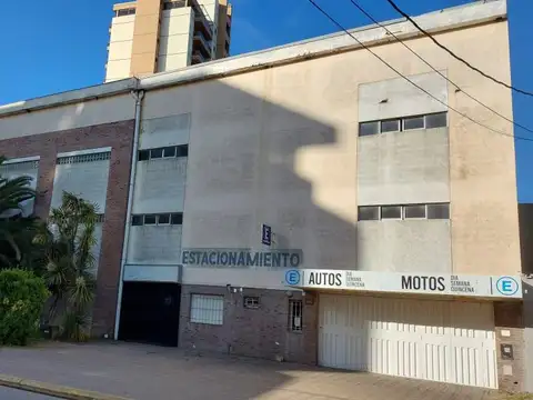 Paseo 105 entre Avenida 1 y 2