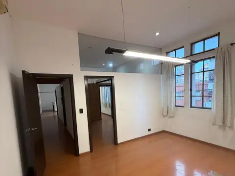 Oficina en Alquiler al Este