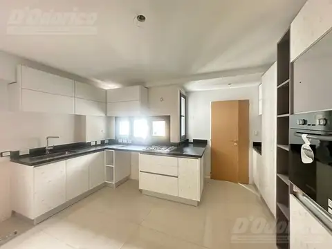 Departamento en Alquiler con 2 cocheras