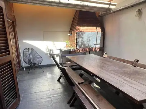 Casa de 5 ambientes c/ garaje y altillo • Venta • Nuñez