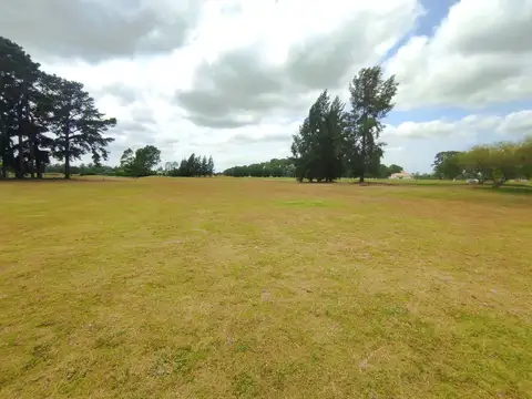 VENTA LOTE 1800 M² B° PINARES GOLF COUNTRY & CLUB