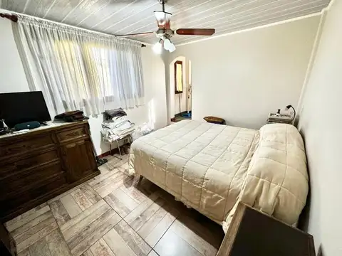 Casa en dos plantas en muy buen estado.