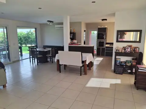 Casa en Alquiler de 3 dormitorios