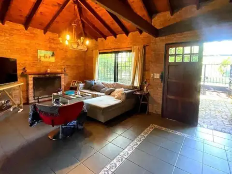Casa 5 ambientes con 3 baños