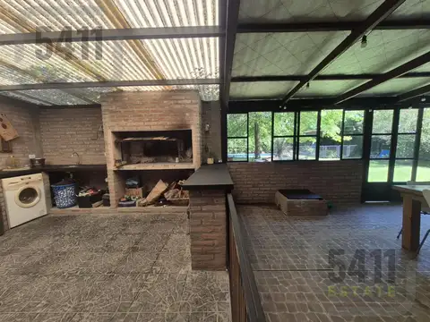 Casa en Venta con 4 cocheras