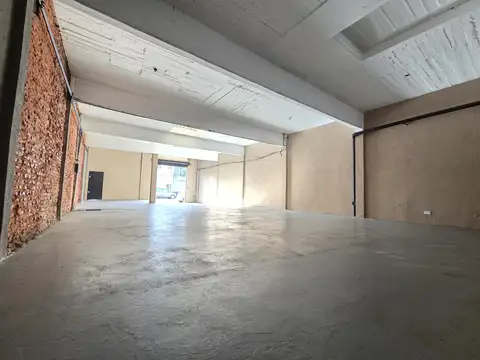 Galpón en Alquiler en Mataderos, CABA