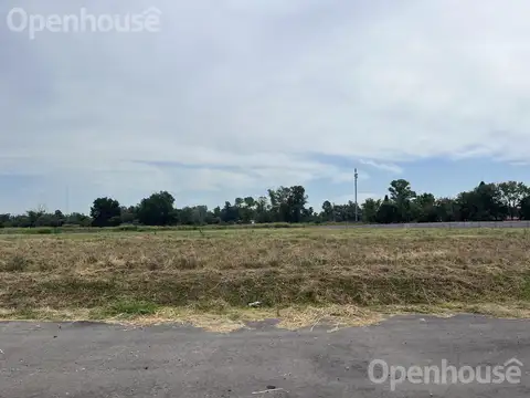 VENTA EXCELENTE LOTE CON MEJORAS EN BARRIO CASUARINAS -DEL VISO