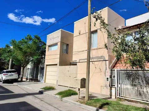 Venta Duplex 4 dormitorios refaccionado a nuevo Neuquen