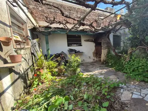 LOTE 559 m² + CASA + GALPÓN VALENTÍN ALSINA