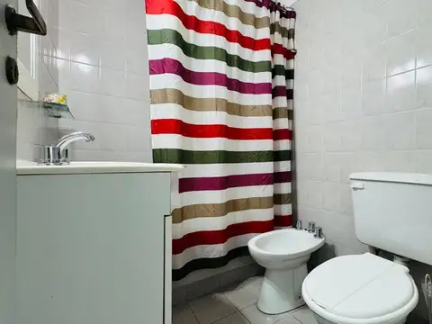 Departamento Monoambiente. Vista abierta. Gran balcón. Piso alto