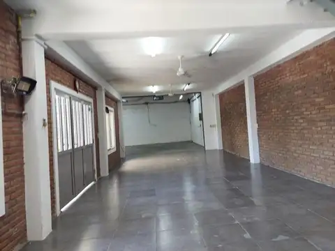 Galpon en Alquiler en Barrio Parque Field, $ 680.000