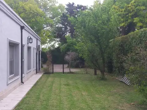 Casa 7 ambientes con 5 baños